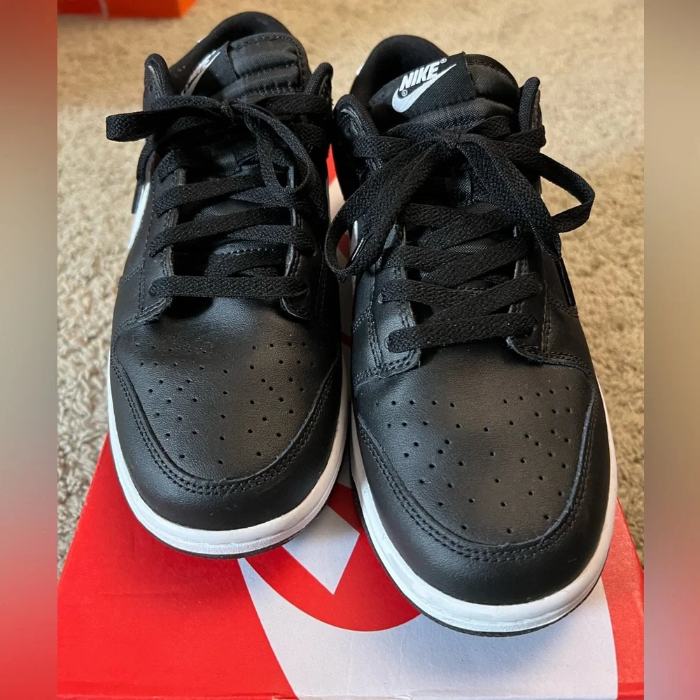 Nike Reverse Panda Dunks - Picture 2 of 2